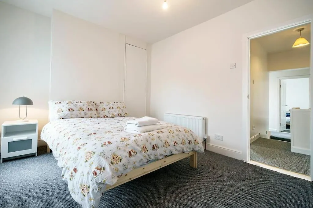 Nyaraló New Close To City Centre House Belfast